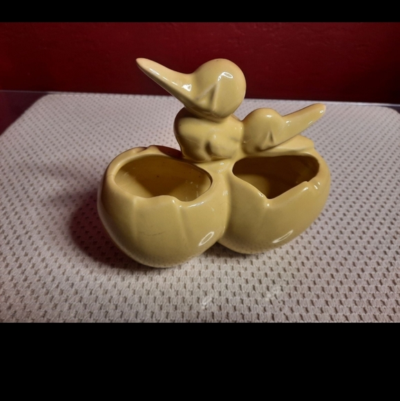 Shawnee Vintage Yellow Birds Planter, MCM Planter, Animal Plant Pot, Cottagecore - Picture 11 of 12